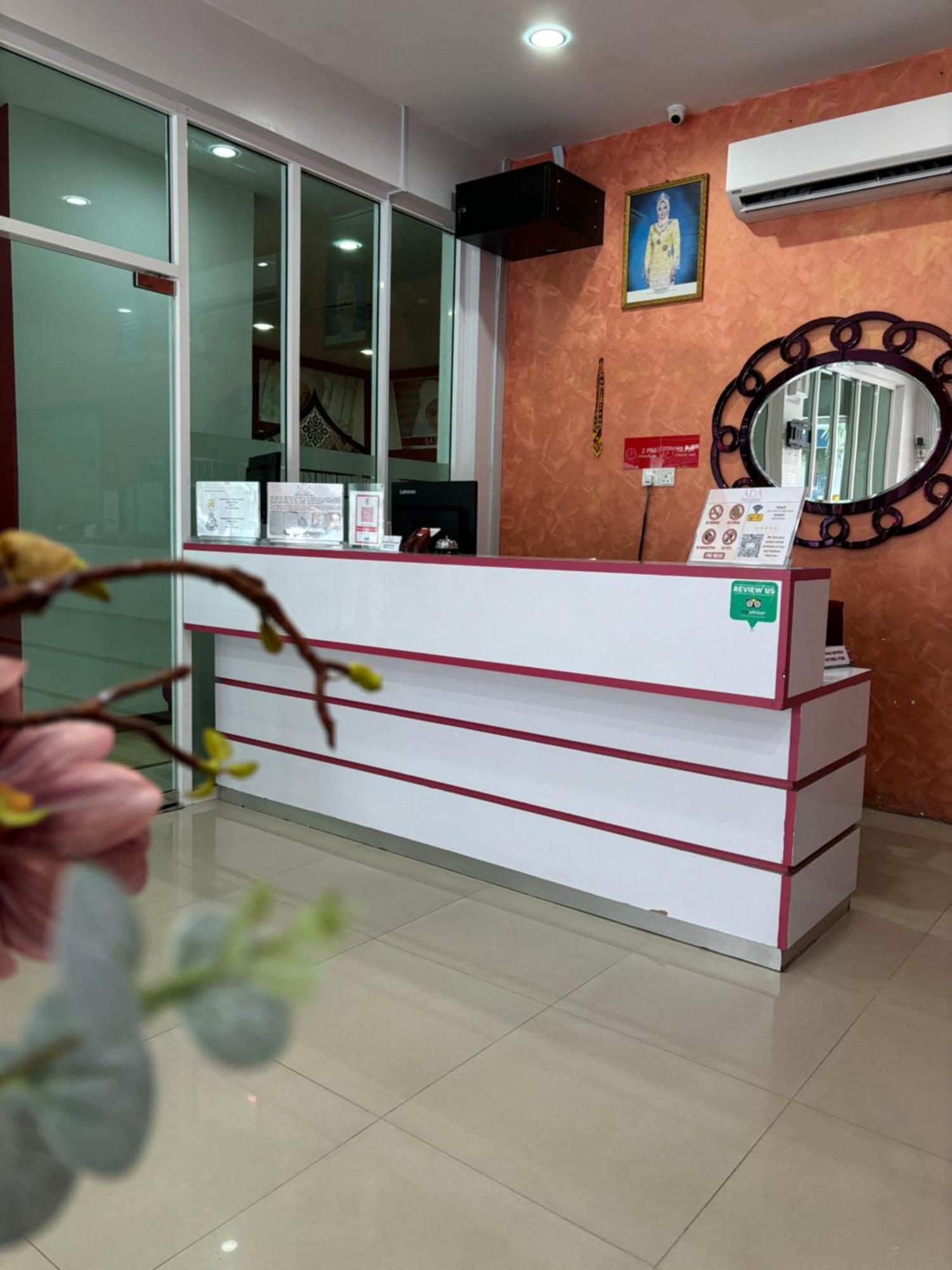 Oyo886Ada酒店及公寓 瓜拉丁加奴 外观 照片